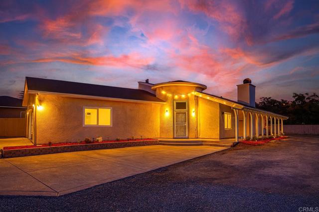 Detail Gallery Image 2 of 38 For 10473 Towns, Lakeside,  CA 92040 - 4 Beds | 2/1 Baths