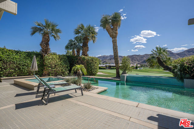 7 Churchill Lane, Rancho Mirage CA: https://media.crmls.org/mediaz/be1fdf13-cf60-47dd-a4fb-8921ab3db4c7.jpg