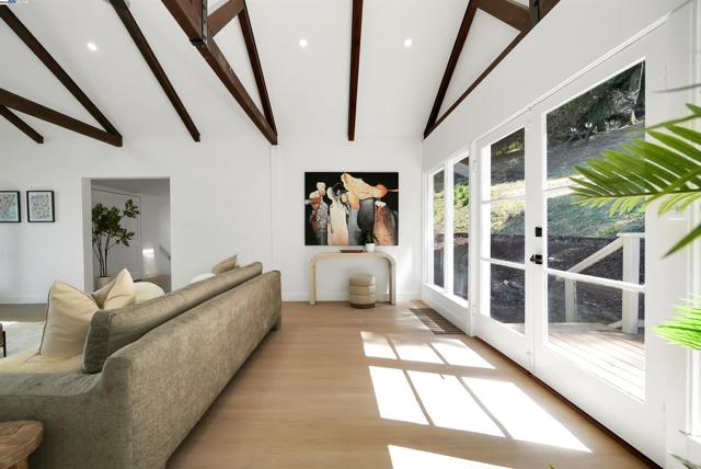 102 Castlewood Dr, Pleasanton CA: https://media.crmls.org/mediaz/be211006-8ee2-49ef-9ba9-e015361fe84d.jpg
