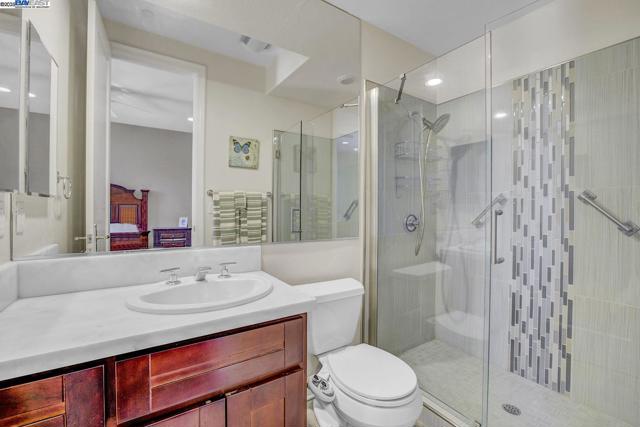 48564 Avalon Heights Ter, Fremont CA: https://media.crmls.org/mediaz/be21f7ef-b904-416c-9b72-62d9911e3fd6.jpg