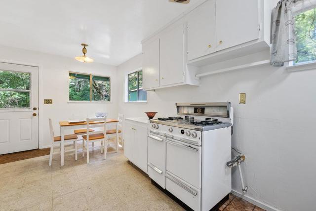 13550 Bear Creek Road, Boulder Creek CA: https://media.crmls.org/mediaz/be224453-3fbb-4164-9ac8-11a2db1aa632.jpg