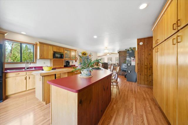 121 Wellock Road, Lewiston CA: https://media.crmls.org/mediaz/be22c4dc-aac3-4275-b1ff-9e63f548a97d.jpg