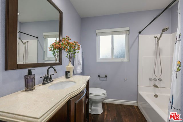 6652 Buttonwood Avenue, Oak Park CA: https://media.crmls.org/mediaz/be23501c-cffe-48a7-bf29-8996ed118870.jpg