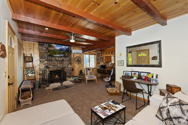 1477 Malabar WAY, Big Bear CA: https://media.crmls.org/mediaz/be23bf8c-ce5f-4439-8b9d-3c9cead541fc.jpg