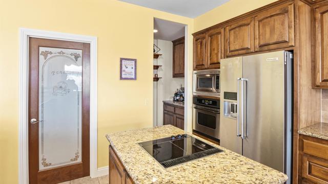 40487 Rock Mountain Drive, Fallbrook CA: https://media.crmls.org/mediaz/be24782d-1a32-4cec-b63e-e170f9c7cbcc.jpg