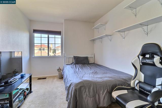 1728 Peachwillow St, Pittsburg CA: https://media.crmls.org/mediaz/be255881-dca0-46f2-b3ad-aa07ec1669c2.jpg