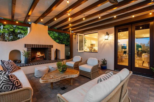 7691 CIRCULO SEQUOIA, Carlsbad CA: https://media.crmls.org/mediaz/be26078a-eef0-4cda-96fd-d89a7e93d5a4.jpg