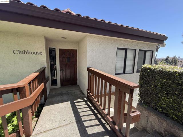 22012 Sevilla Rd, Hayward CA: https://media.crmls.org/mediaz/be263bde-3e2e-4bf7-ba6a-1ad70cb85855.jpg