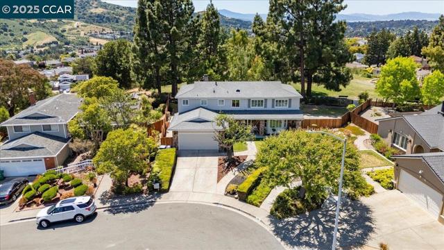 739 Devils Drop Ct, Richmond CA: https://media.crmls.org/mediaz/be27050f-d29d-4800-875b-6d8f782609a2.jpg