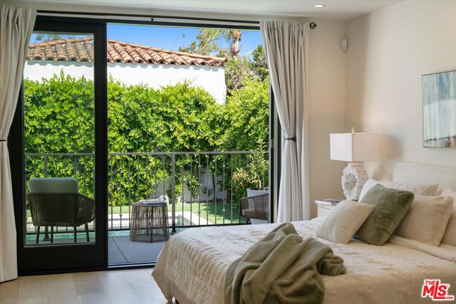 100 S La Jolla Avenue, Los Angeles CA: https://media.crmls.org/mediaz/be2762dd-3e5f-4128-a870-0edc56308a4d.jpg