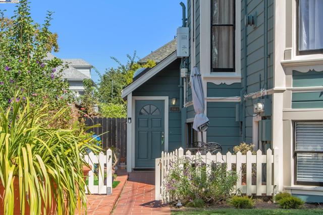 Image 48 of 52 For 2061 Buena Vista Ave.