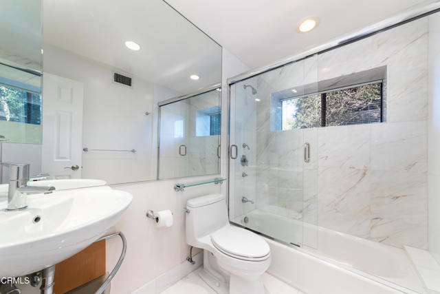 Detail Gallery Image 32 of 36 For 363 Patrician Way, Pasadena,  CA 91105 - 3 Beds | 3/1 Baths