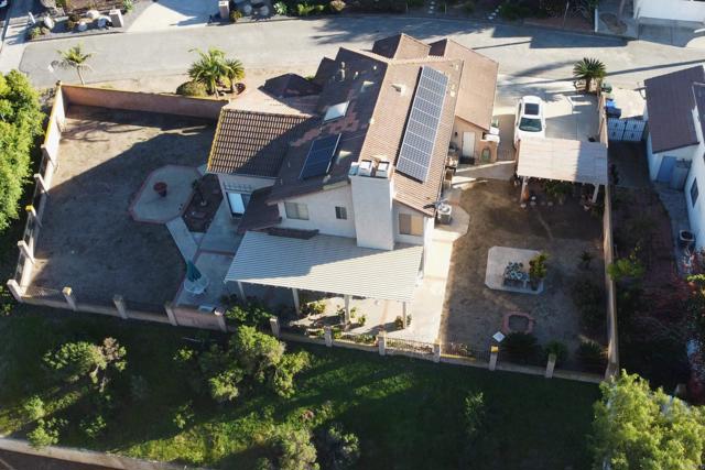 Detail Gallery Image 4 of 7 For 1329 Clear Crest Cir, Vista,  CA 92084 - 4 Beds | 3 Baths