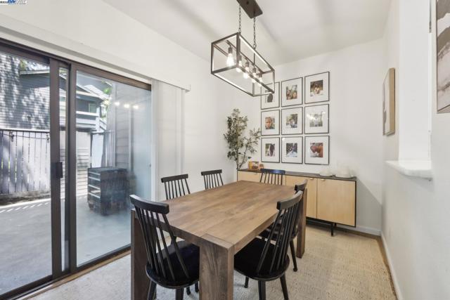 7104 Cross Creek Cir, Dublin CA: https://media.crmls.org/mediaz/be292dc8-5b64-4850-a18d-b5f5ba521c2b.jpg