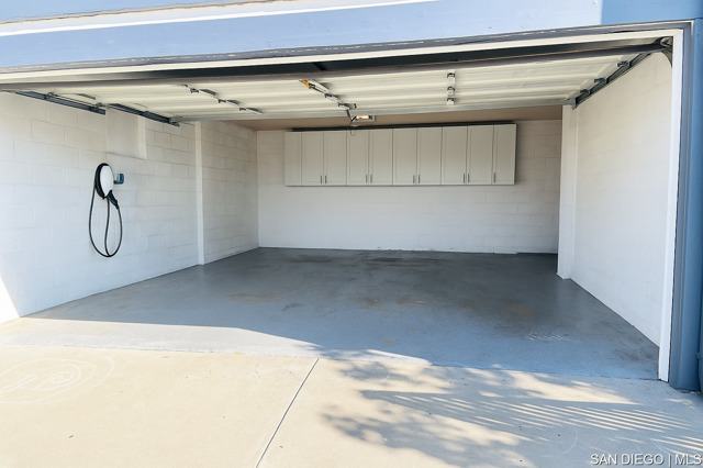 11512 Faisan WAY, San Diego CA: https://media.crmls.org/mediaz/be29af2f-249d-4e47-8eb6-e9f584374142.jpg