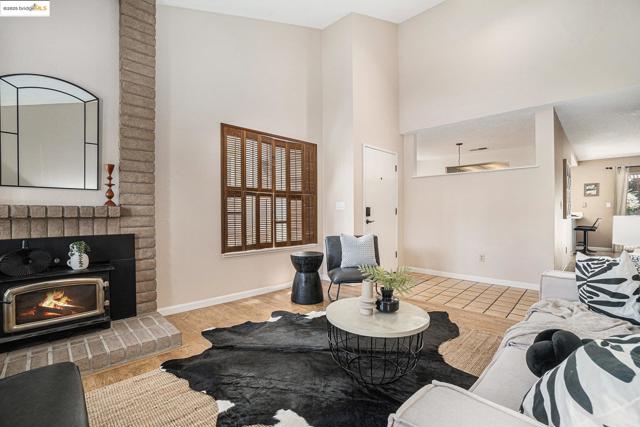 1039 Village Oaks Drive, Martinez CA: https://media.crmls.org/mediaz/be29bb98-8916-46d0-8af4-d5bc67f9b7c7.jpg