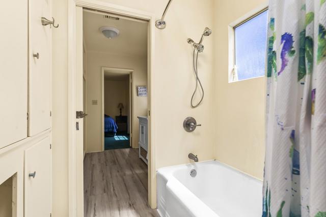 1453 OLIVEWOOD LN, Alpine CA: https://media.crmls.org/mediaz/be2a2c67-e91a-4136-85e7-0618fd6c6ef7.jpg