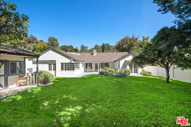 2107 Coldwater Canyon Drive, Beverly Hills CA: https://media.crmls.org/mediaz/be2a6167-f917-47f5-93a5-22a28d8e9de4.jpg