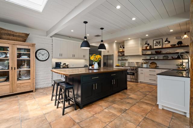 16851 Orchard Bend Road, Poway CA: https://media.crmls.org/mediaz/be2a6231-9e86-400f-bb87-a3e4085a8216.jpg
