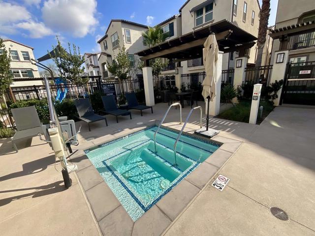 Detail Gallery Image 29 of 42 For 419 Atlas, Escondido,  CA 92025 - 2 Beds | 2/1 Baths