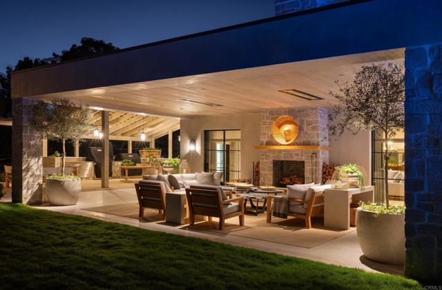 17845 Via de Fortuna, Rancho Santa Fe CA: https://media.crmls.org/mediaz/be2a8da1-64b5-46ae-a190-639de849963c.jpg