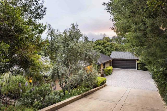 40 Tagus Court, Portola Valley CA: https://media.crmls.org/mediaz/be2b05c4-ce2f-4c77-bf4e-4409d216df47.jpg