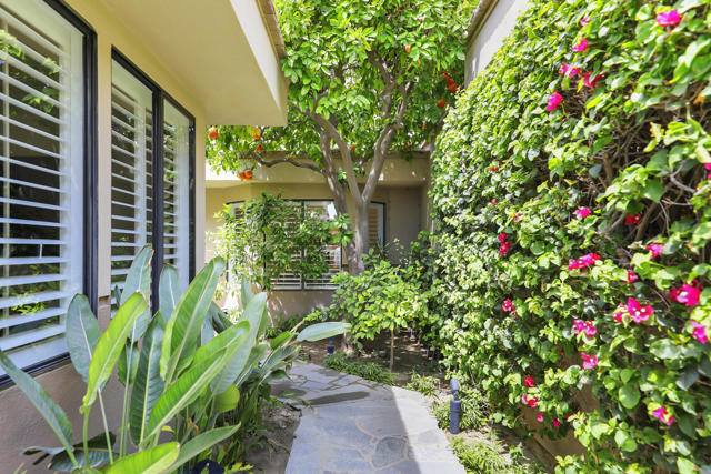 79754 Arnold Palmer, La Quinta CA: https://media.crmls.org/mediaz/be2b1628-575f-40c8-b329-584e5137737c.jpg