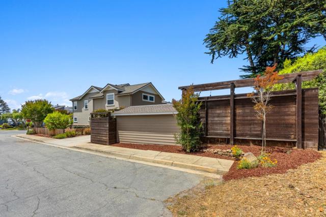 2200 Dolphin Drive, Aptos CA: https://media.crmls.org/mediaz/be2b2912-7b1f-48fa-9ac8-ec7a42994772.jpg