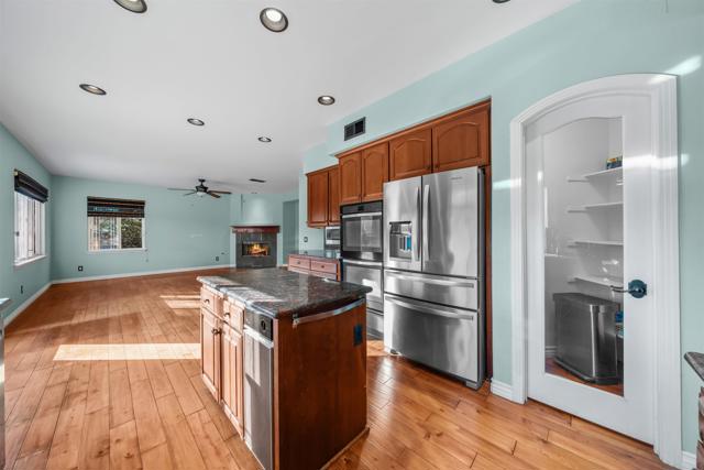 1033 Goldeneye, Carlsbad CA: https://media.crmls.org/mediaz/be2b88e7-8a51-4d9d-b206-77b5ceae7fef.jpg