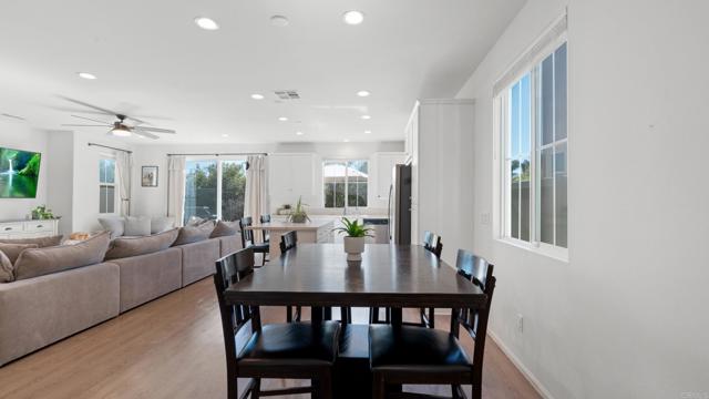 262 Camellia Way, Vista CA: https://media.crmls.org/mediaz/be2bb351-b222-4921-af87-d9c265271f96.jpg