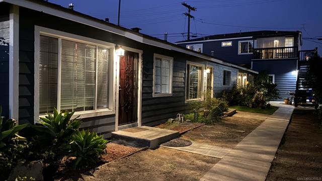 4209 15 49th St., San Diego CA: https://media.crmls.org/mediaz/be2bfaef-ce53-4561-b85e-85a3f7aeed9d.jpg