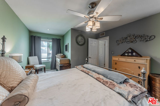 3719 Country Club Drive, Long Beach CA: https://media.crmls.org/mediaz/be2d146d-908e-48df-aeee-6ac998071bca.jpg