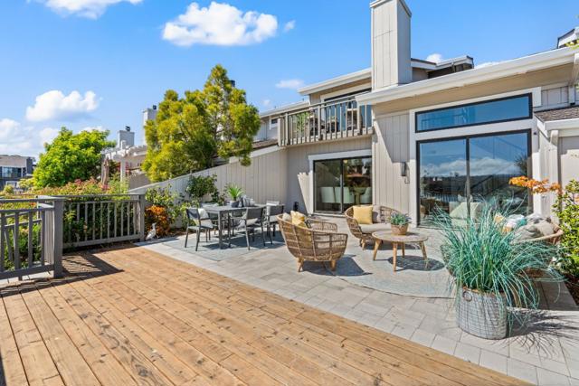17 Spinnaker Place, Redwood City CA: https://media.crmls.org/mediaz/be2d1ad7-797b-4332-aee9-c17e8ef572bd.jpg