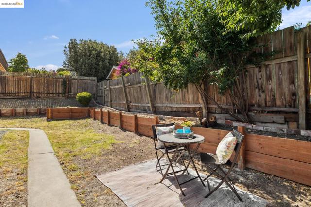 2590 Kavanagh Rd, San Pablo CA: https://media.crmls.org/mediaz/be2e8879-6c78-4405-93a3-bfd53b12a02e.jpg