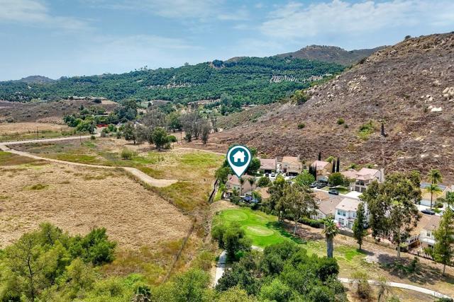 2476 Fallbrook Pl, Escondido CA: https://media.crmls.org/mediaz/be2f1e30-ac3e-4829-9a70-3e62e24234e7.jpg