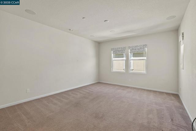 589 W Huntington Ave, Mountain House CA: https://media.crmls.org/mediaz/be2f2f4f-7cb5-4098-afc1-08b14be3fbc2.jpg
