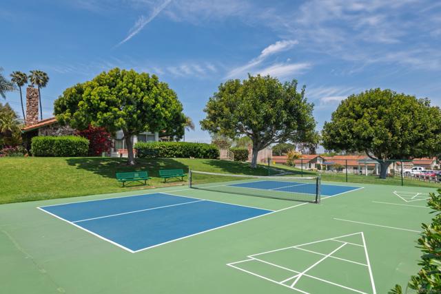 1829 Forestdale Dr, Encinitas CA: https://media.crmls.org/mediaz/be3014ca-8763-43f9-b4fc-2593bebcb6f8.jpg