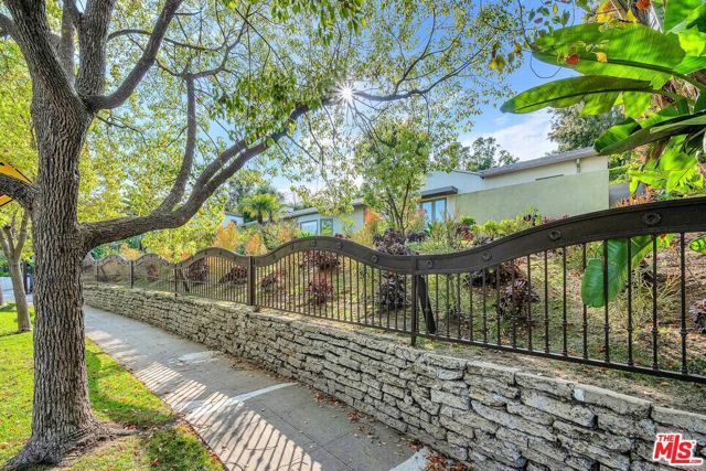 10321 Rochester Avenue, Los Angeles CA: https://media.crmls.org/mediaz/be3018e0-8fc6-43ea-bdc1-47af9d43edd5.jpg