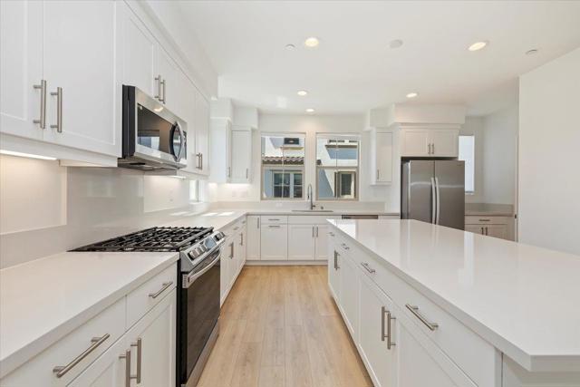 220 Babson Court, Claremont CA: https://media.crmls.org/mediaz/be30a92d-956a-4c8a-878b-106792a3f6d1.jpg