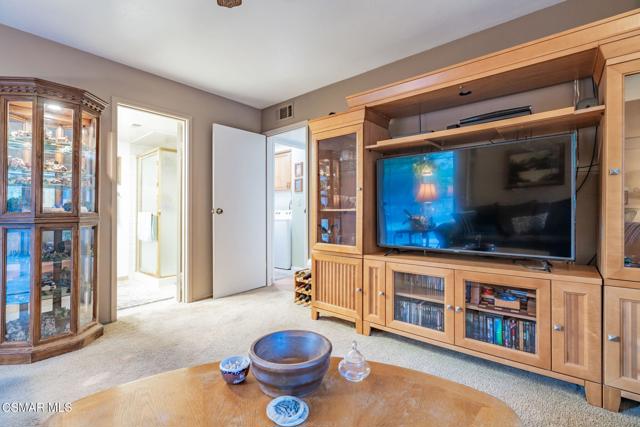 76 Robbins Court, Simi Valley CA: https://media.crmls.org/mediaz/be30c20b-75f0-40d8-8f6a-3167f5a3a48e.jpg