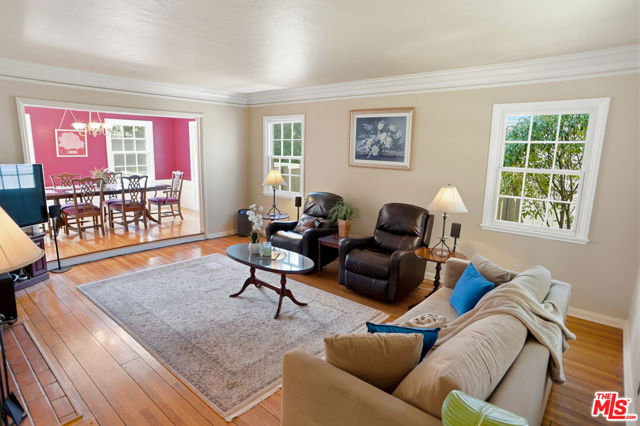 1816 Rosita Drive, Glendale CA: https://media.crmls.org/mediaz/be3129a7-6e11-407d-8346-c259c7ff2058.jpg