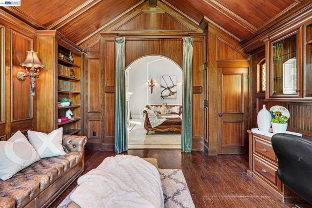 4275 QUAIL RUN PL, Danville CA: https://media.crmls.org/mediaz/be317457-929b-45ea-880a-a571ced77db5.jpg