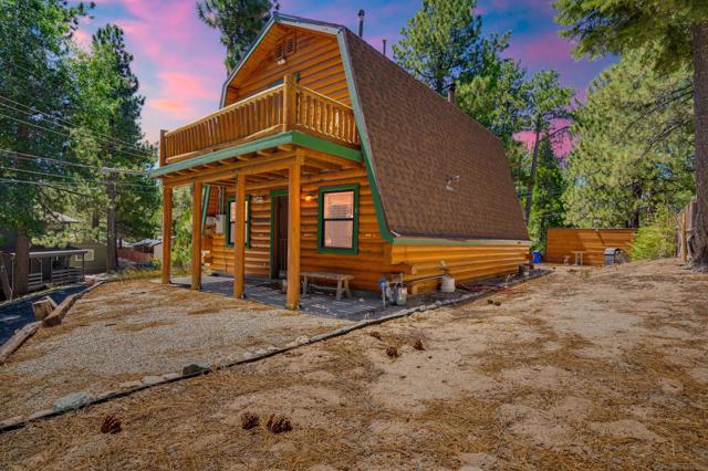 33382 Squirrel Dr, Green Valley Lake CA: https://media.crmls.org/mediaz/be317790-2679-4f03-866b-802211541978.jpg