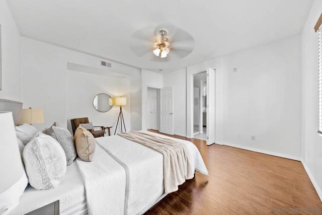 5439 Soho View Ter, San Diego CA: https://media.crmls.org/mediaz/be326da2-a968-4fb4-9a1e-2ccdd15b427e.jpg