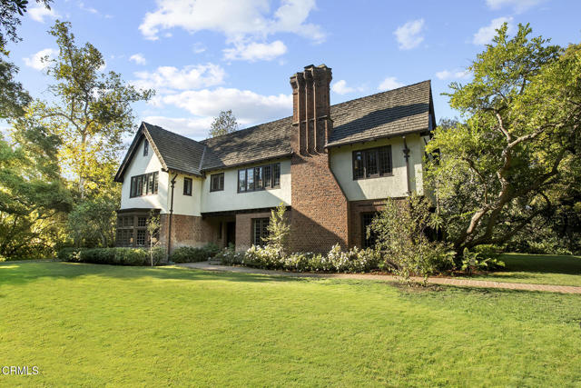 1245 Oak Grove Avenue, San Marino CA: https://media.crmls.org/mediaz/be329219-c8bd-49dc-8265-5c3c2ec6aa15.jpg