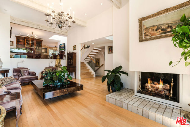 1810 Palisades Drive photo 6