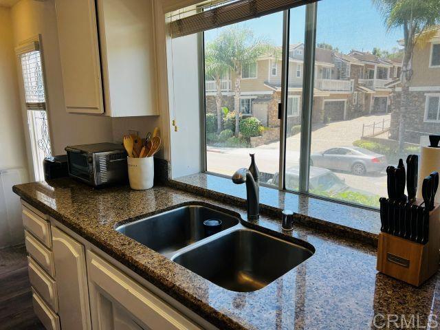 2520 Navarra Drive, Carlsbad CA: https://media.crmls.org/mediaz/be32a557-e0b9-4eb8-a76e-53d4638f97bf.jpg