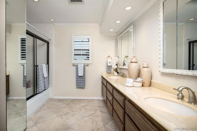 1248 Avocet Ct, Cardiff by the Sea CA: https://media.crmls.org/mediaz/be32fcbf-e539-4f2f-8da7-e35e8e8f9206.jpg