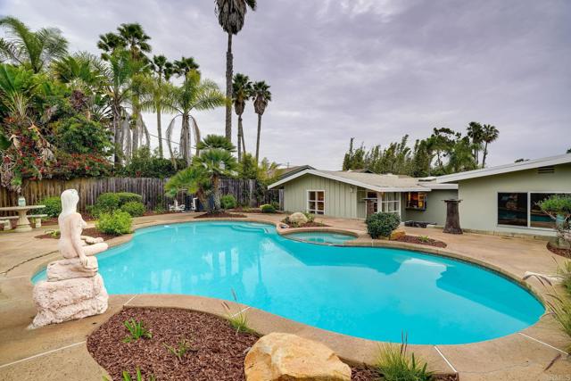 Detail Gallery Image 32 of 61 For 5091 El Arbol, Carlsbad,  CA 92008 - 4 Beds | 3 Baths