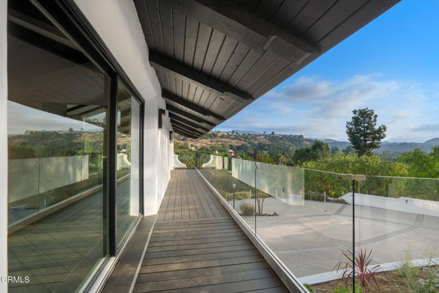 31673 Foxfield Drive, Westlake Village CA: https://media.crmls.org/mediaz/be331c14-b7f4-403a-90e5-8d59df4b80b7.jpg